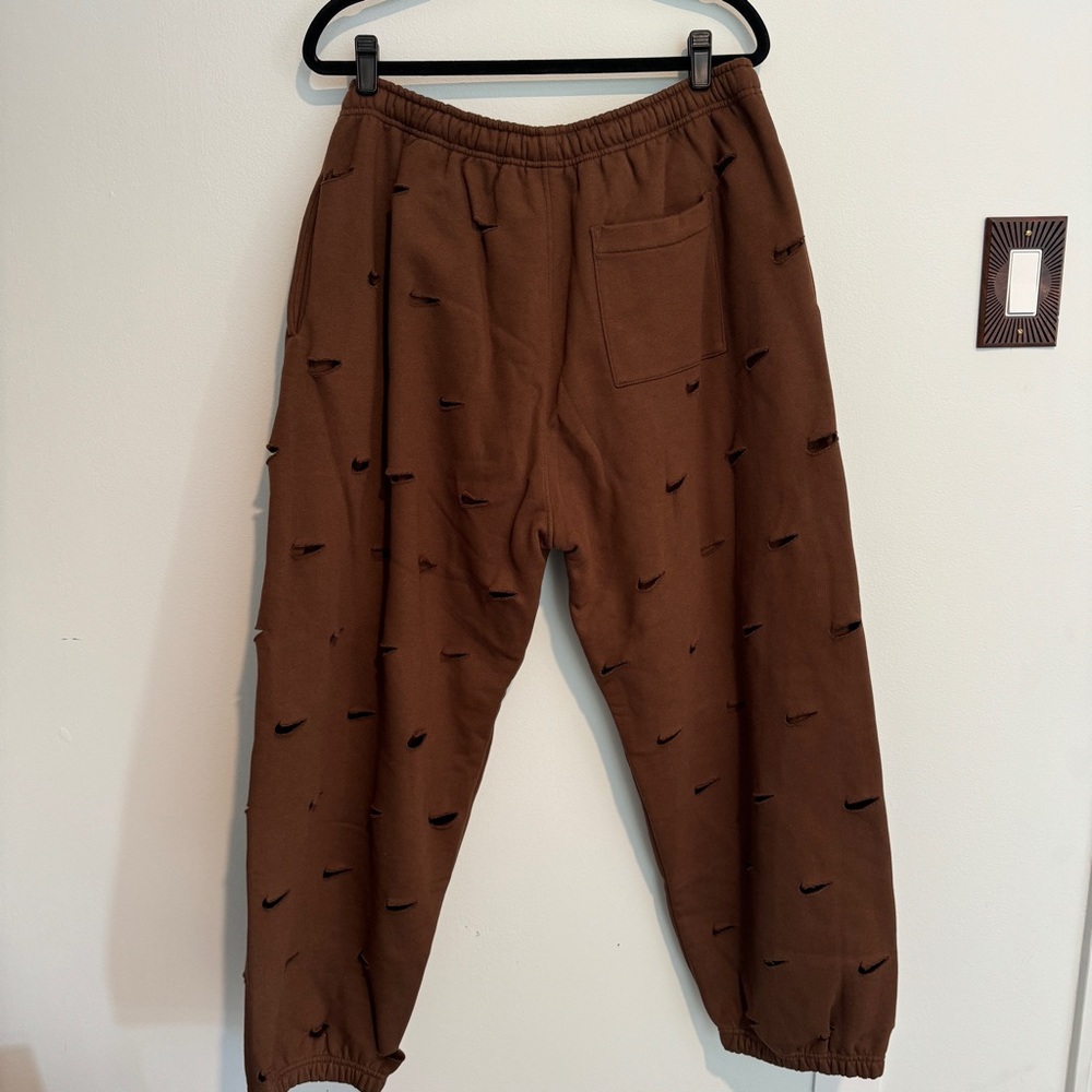 Nike Brown Sweatpants with Black Swoosh Pattern - Picture 5 of 7